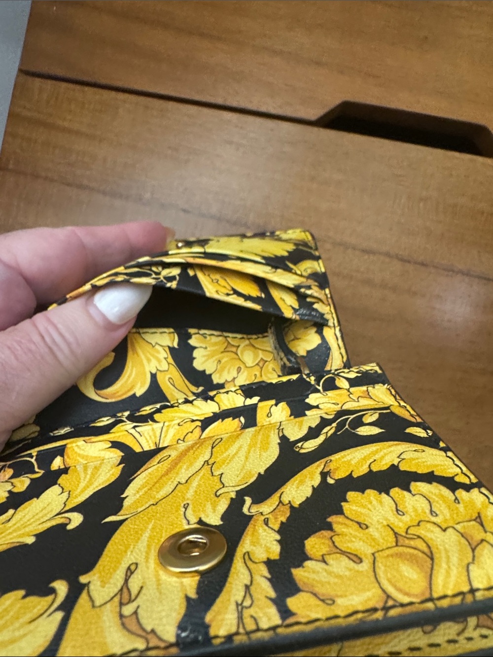Versace Black Quilted Leather Women's Wallet (Missing front "V") - Picture 7 of 8